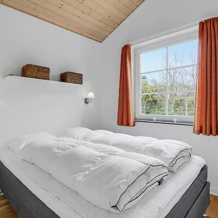 Holiday home Stunning In Oksbl With Kitchen *