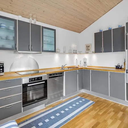 Holiday home Stunning In Oksbl With Kitchen *